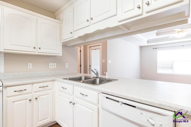 Building Photo - 462 Falkirk Dr