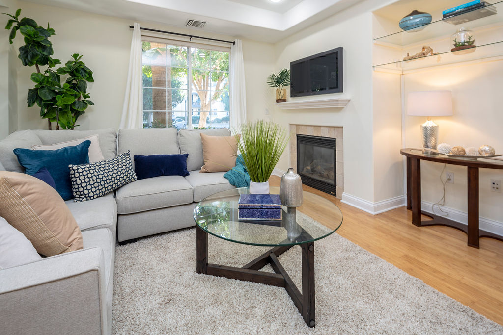 Building Photo - 12975 Agustin Pl