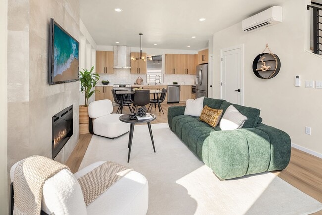 Building Photo - New Ballard Townhome