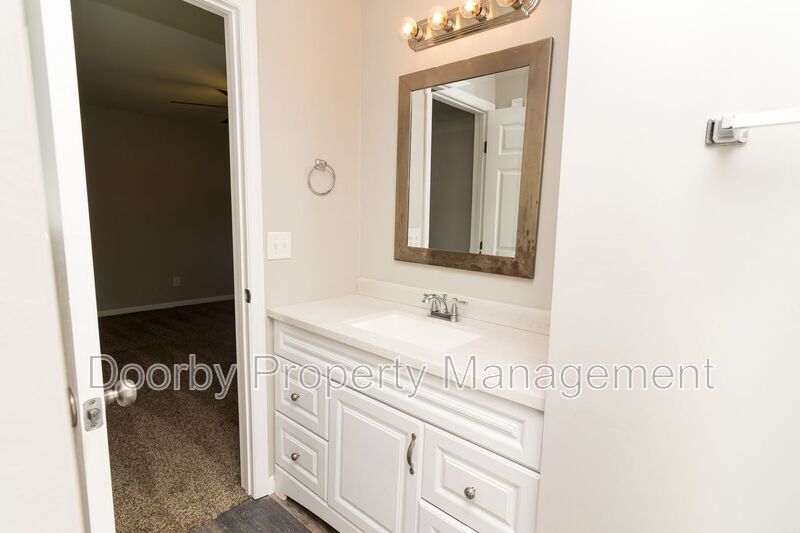 Building Photo - 1345 Cenora Ln
