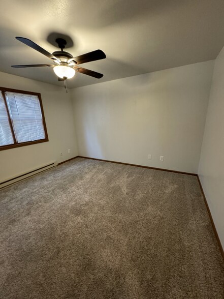 Building Photo - 815 Rockingham Ct