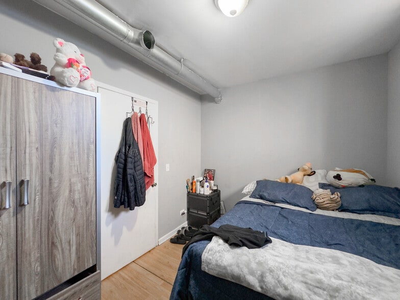 Building Photo - 2919 W McLean Ave