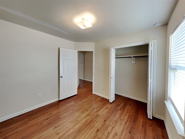 Building Photo - 5907 Stockholm Ct