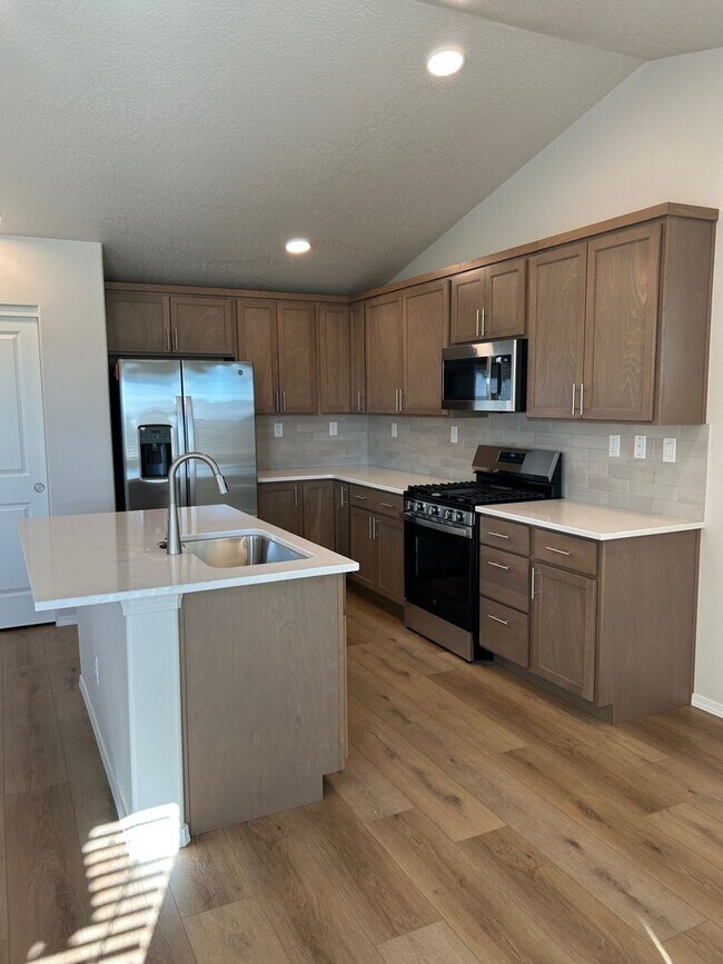 Building Photo - New Construction 3 bedroom 2 bath home for rent in The Hollice Woods!