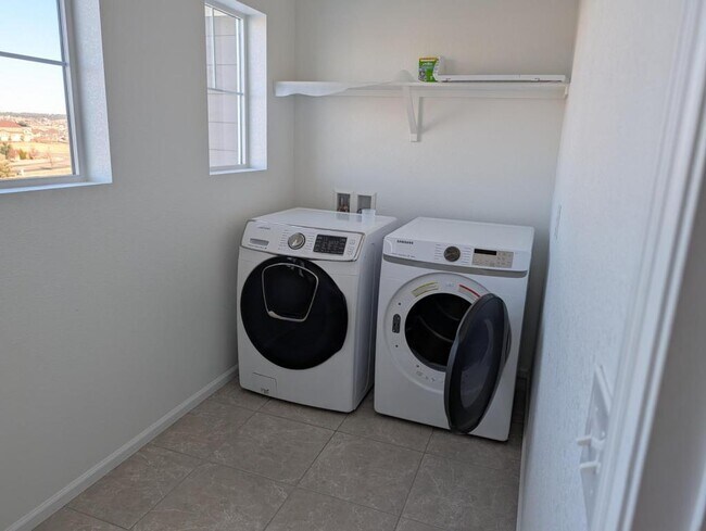 Building Photo - 17517 Booth Fls Wy