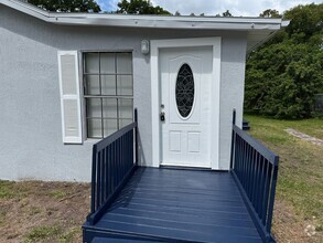 Building Photo - 3/2 Lakeland Available NOW