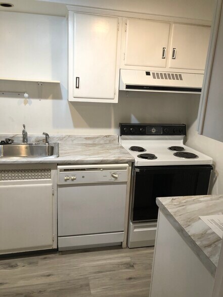 Building Photo - 1078 Delta Ave