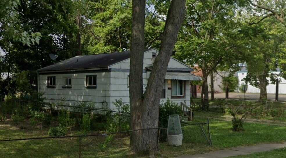 Building Photo - 2621 Churchill Ave