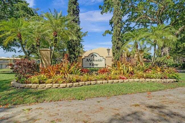 Building Photo - 760 E Coco Plum Cir