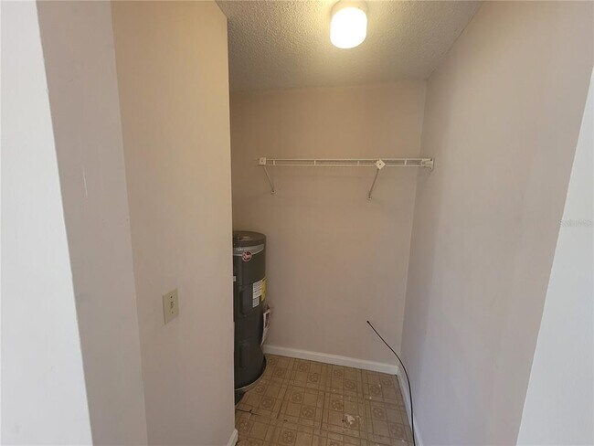 Building Photo - 1802 Barton Dr