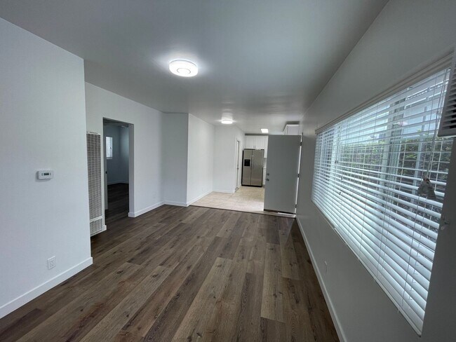 Building Photo - 4962 S Centinela Ave