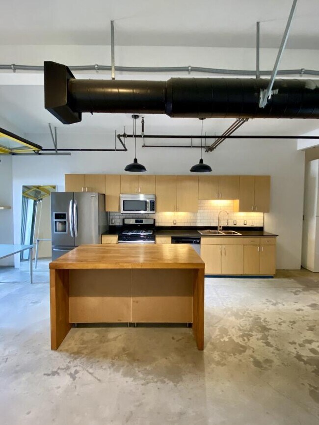 Building Photo - 1 bedroom in Los Angeles CA 90031