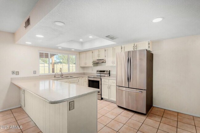 Building Photo - Spacious 5-Bedroom Home in the Heart of Sc...