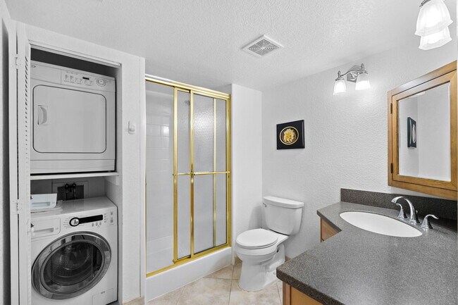 Building Photo - 21669 Tall Palm Cir