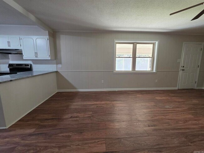 Building Photo - 3 Apache Dr