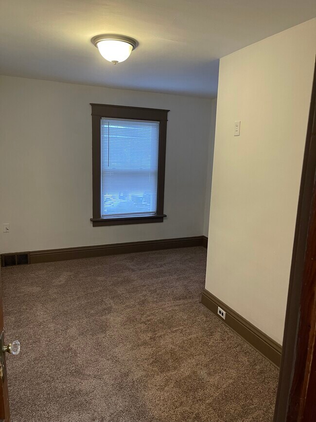 Building Photo - 1220 11th St