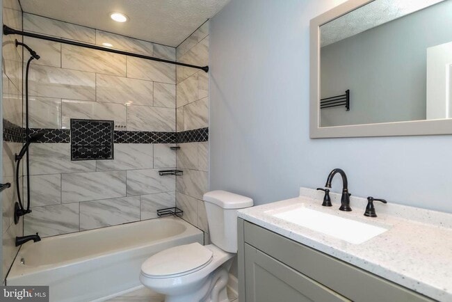 Building Photo - 3317 Hibiscus Ct