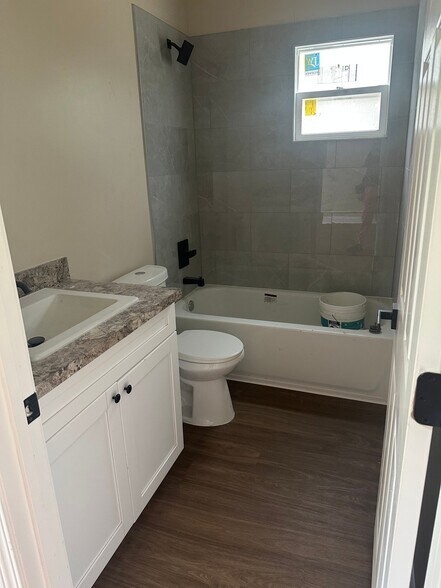 Building Photo - 2247 Parkin Rd