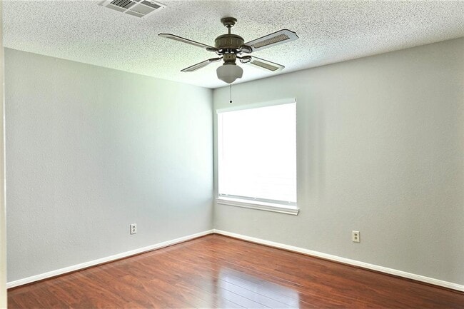 Building Photo - 3114 Hollow Creek Ct