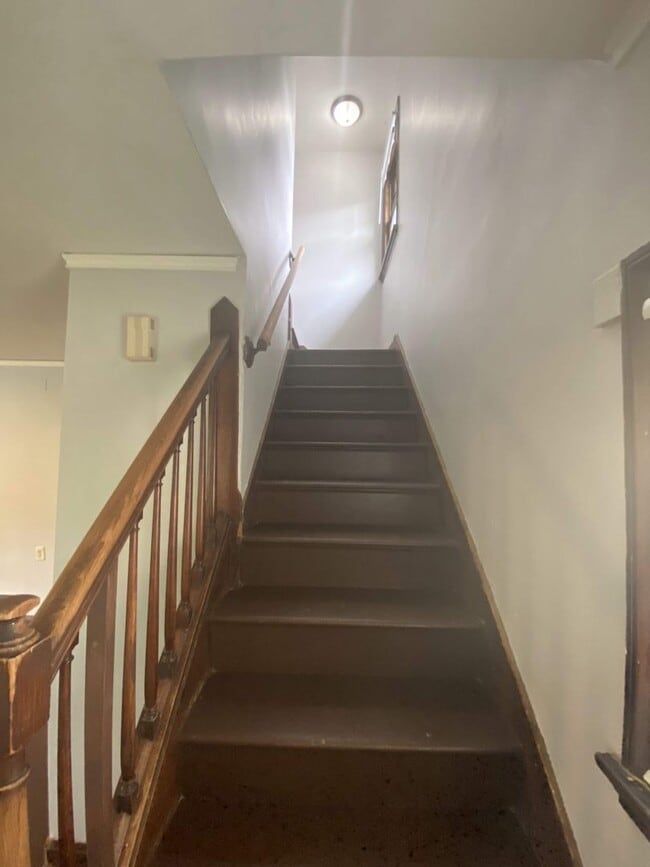 Building Photo - 500 W Parkwood-2125 Mayfair Rd