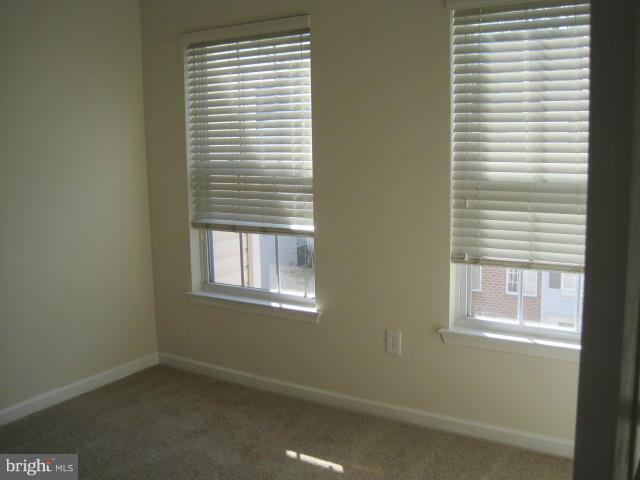 Building Photo - 7738 Valley Oak Dr