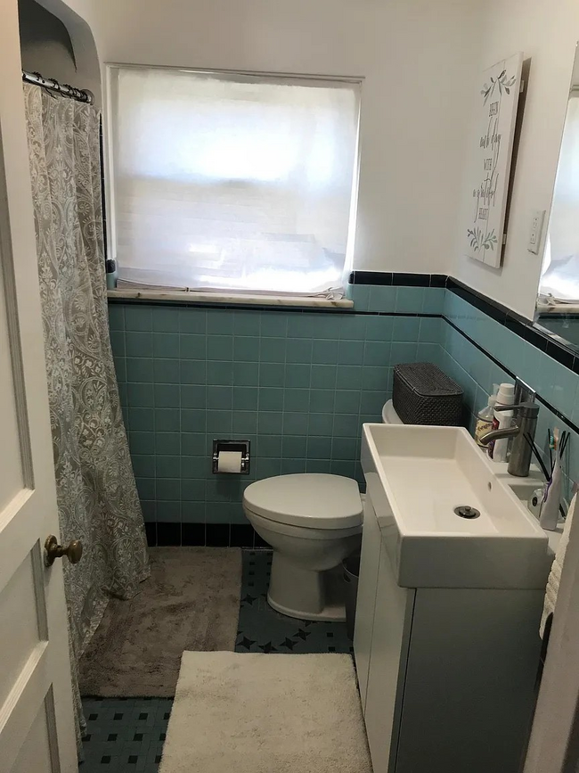 2nd Floor Bathroom - 5508 Margaretta St