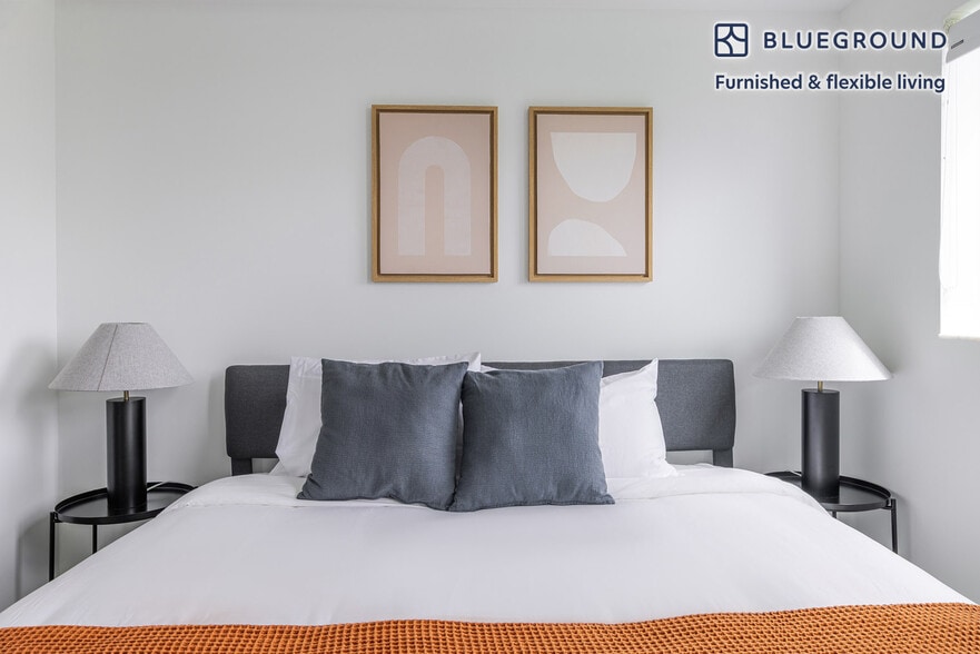 Building Photo - 6445 NE 7th Ave