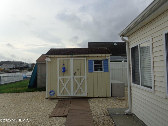 Building Photo - 1045 Radio Rd