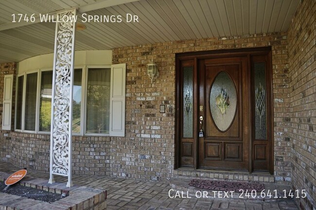 Building Photo - 1746 Willow Springs Dr