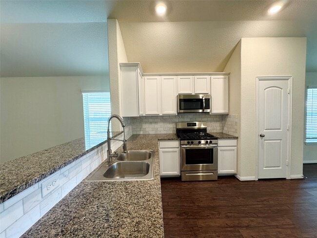 Building Photo - 9026 Beacon Mill Dr