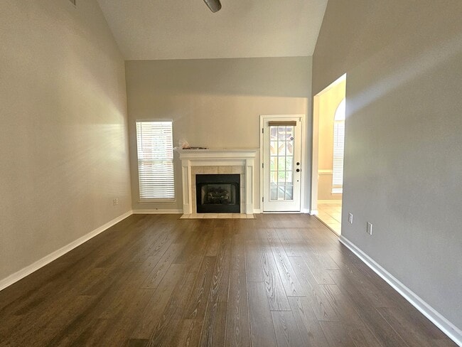 Building Photo - 309 Burgamy Way