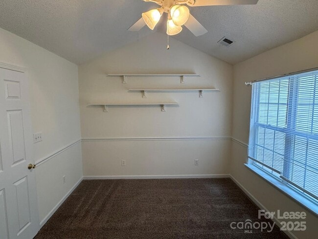 Building Photo - 8419 Southgate Commons Dr