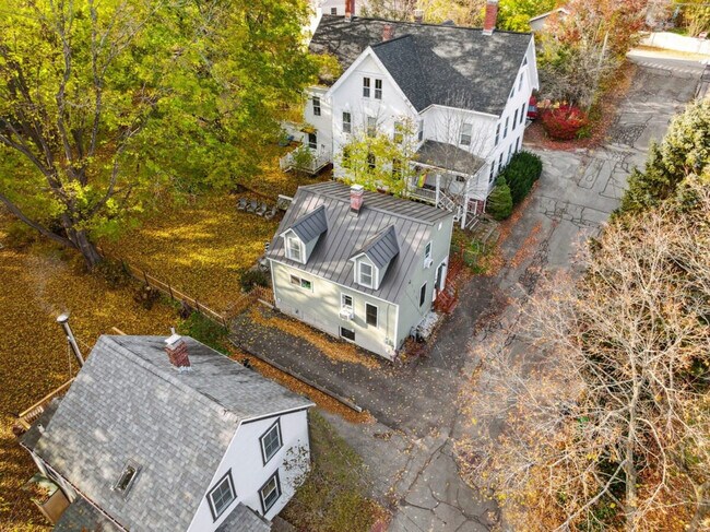 Building Photo - 78 Morning St