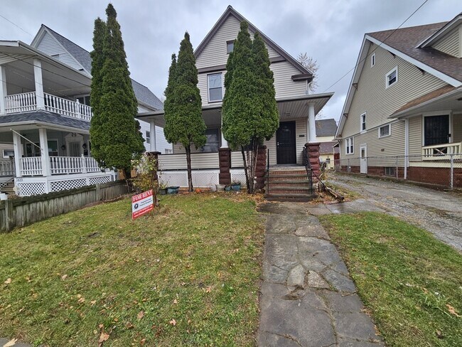 Building Photo - 3433 W 41st St