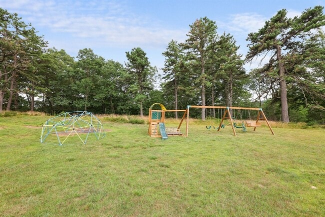 Building Photo - One of a kind Castle on the Hill for Rent! Minimum 1 month lease