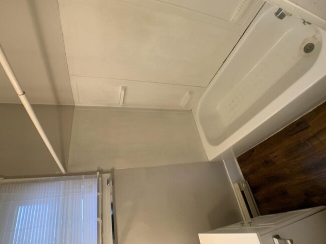 Building Photo - 308 N Madriver St