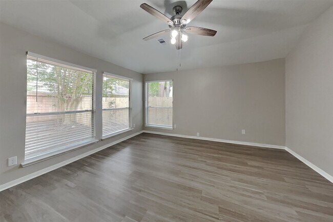 Building Photo - 14515 Enola Dr
