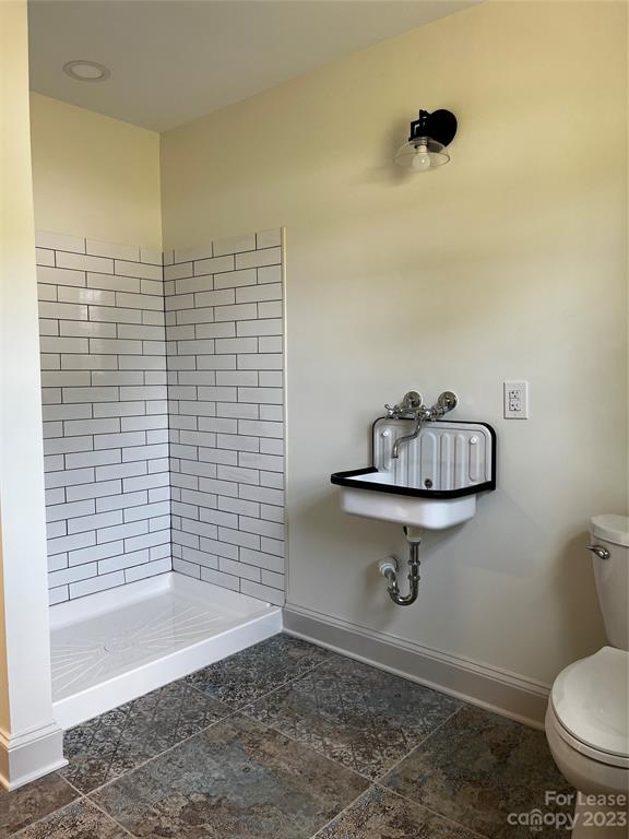 Building Photo - 162 Birtwick Rd