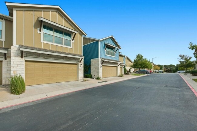 Primary Photo - 516 E Slaughter Ln