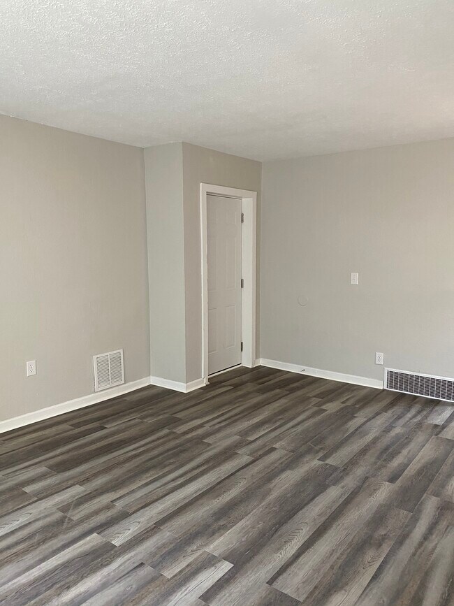 Building Photo - 1441 E Columbus St