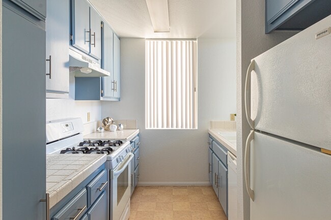 Building Photo - 1751 S Bentley Ave