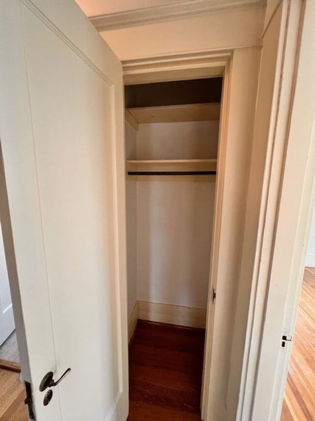 Building Photo - 1416