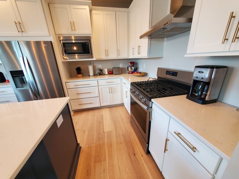 MASSIVE amounts of storage in this well-designed cabinet layout. - 1021 Cheatham Pl