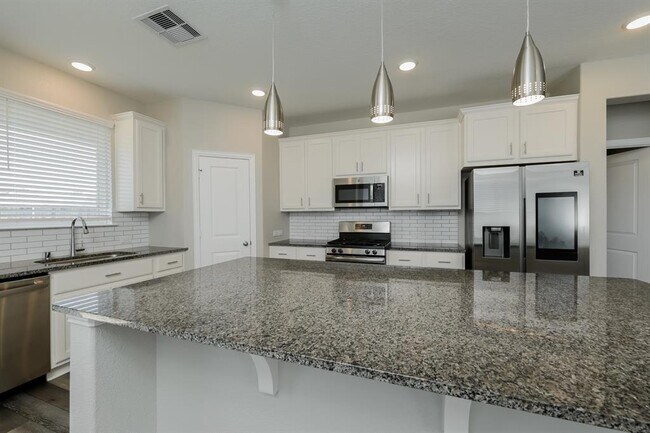 Building Photo - 29884 Dovetail Blf Ln