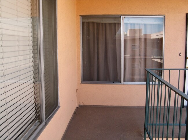 Building Photo - 335 Cedar Ave