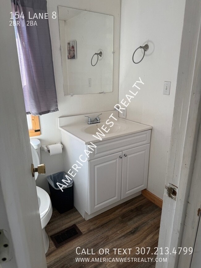 Building Photo - 154 Lane 8