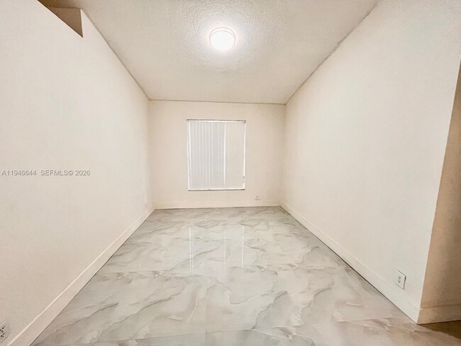 Building Photo - 1841 SW 176th Ave