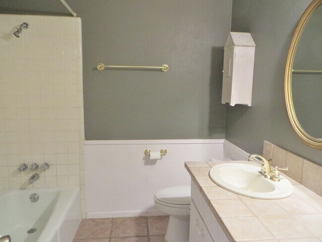 Building Photo - 3 Bedroom 2 Bathroom Georgetown Home