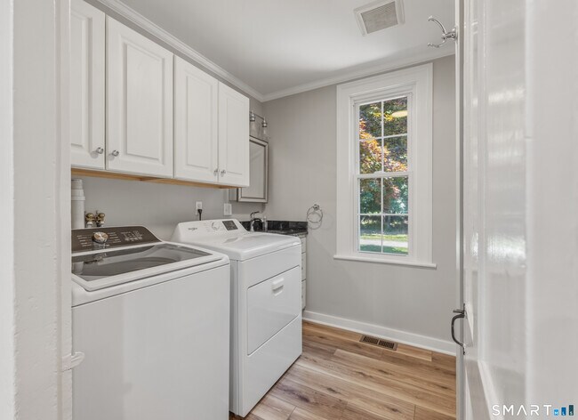 Building Photo - 238 Isinglass Rd