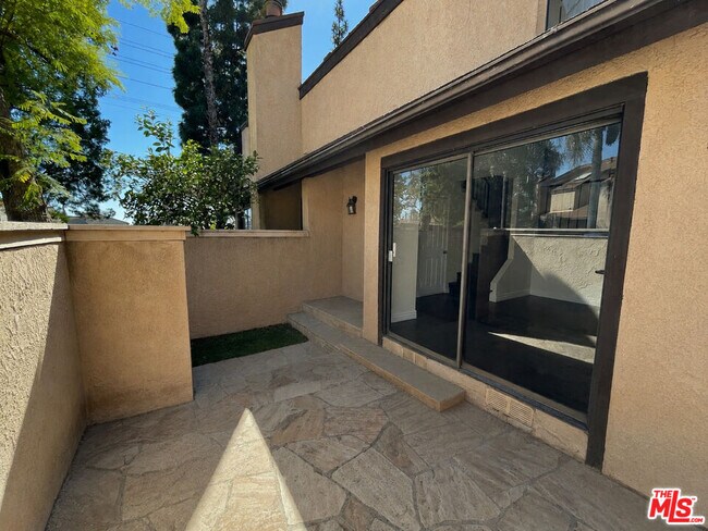 Building Photo - 14401 Plummer St